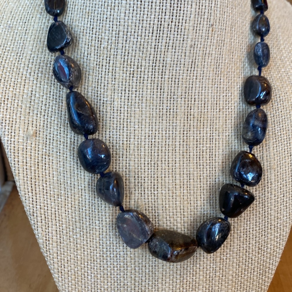 Stauer Raw Sapphire Graduated Nugget Necklace - Picture 3 of 6